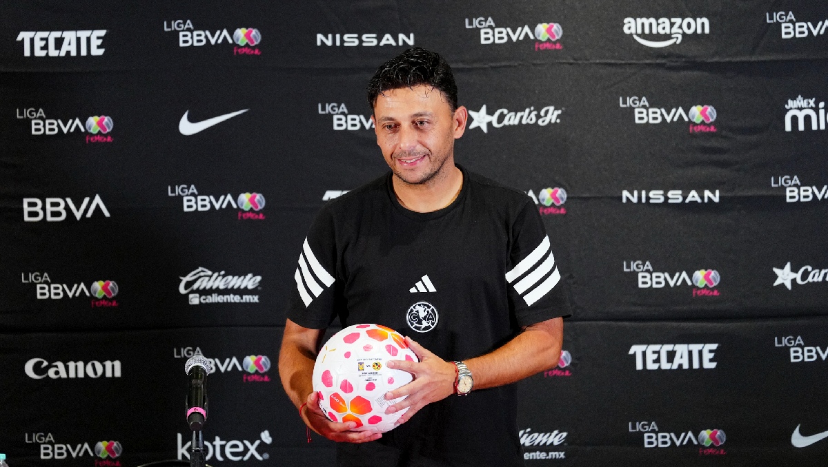 Ángel Villacampa, ilusionado con su América Femenil previo a la final (Imago7)