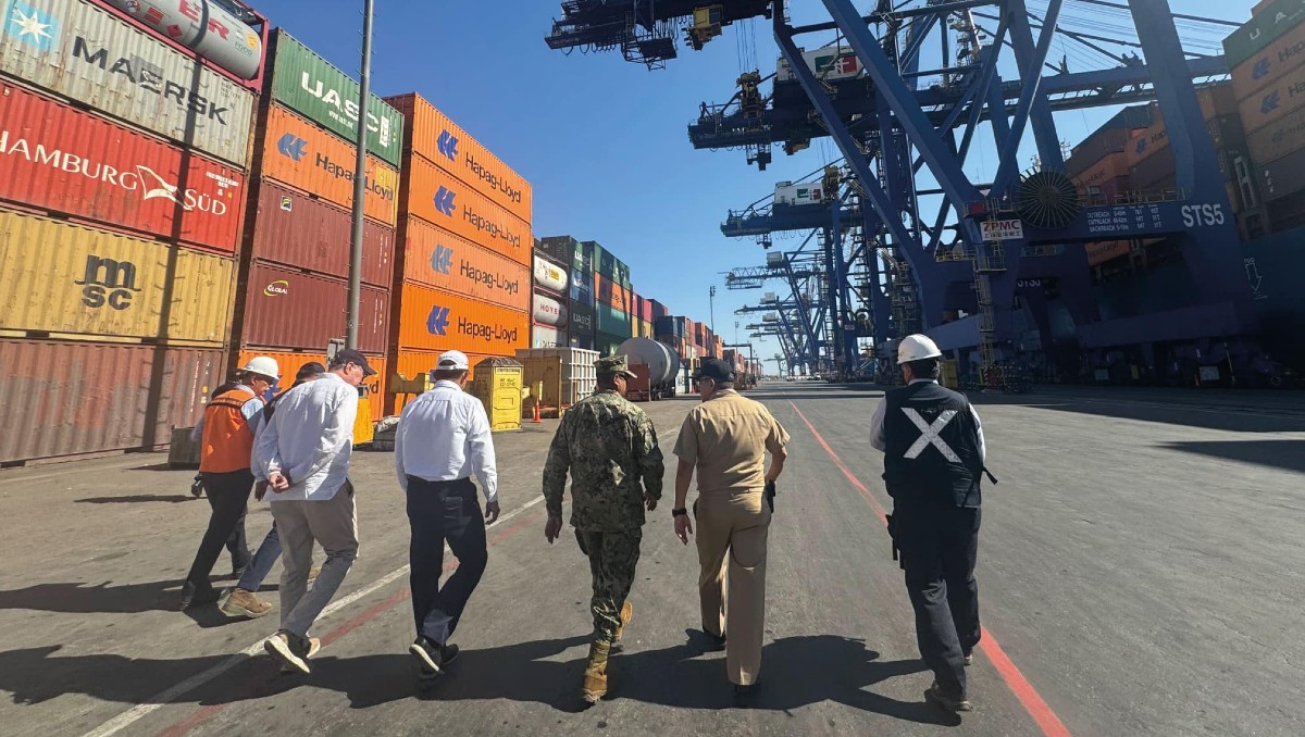Autoridades revisan terminales en el puerto de Altamira. en Tamaulipas.