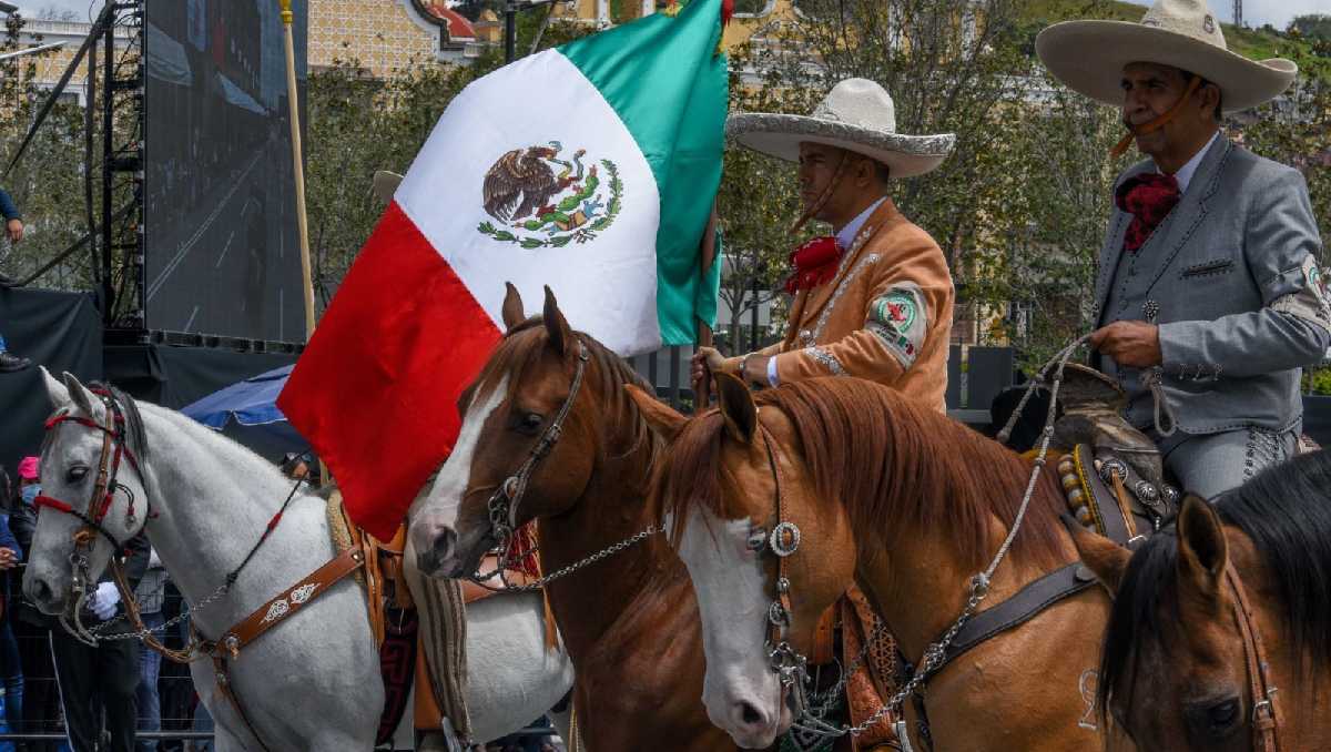 Delfina Gómez encabeza desfile por el aniversario de la Revolución Mexicana en Edomex. Foto: (Especial)