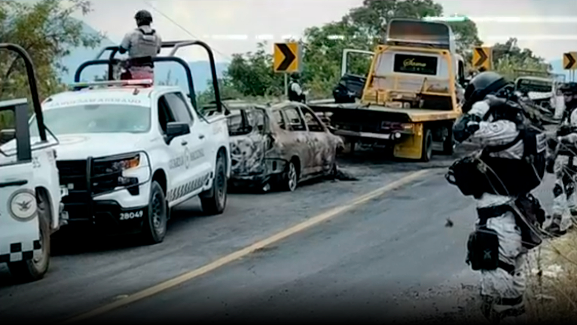 Escala disputa criminal en Michoacán; CJNG y rivales mantienen bloqueos