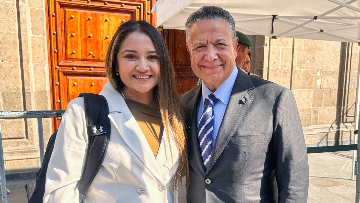 El gobernador de Hidalgo previo a la reunión con Sheinbaum en Palacio Nacional. | Foto: X @juliomenchaca_