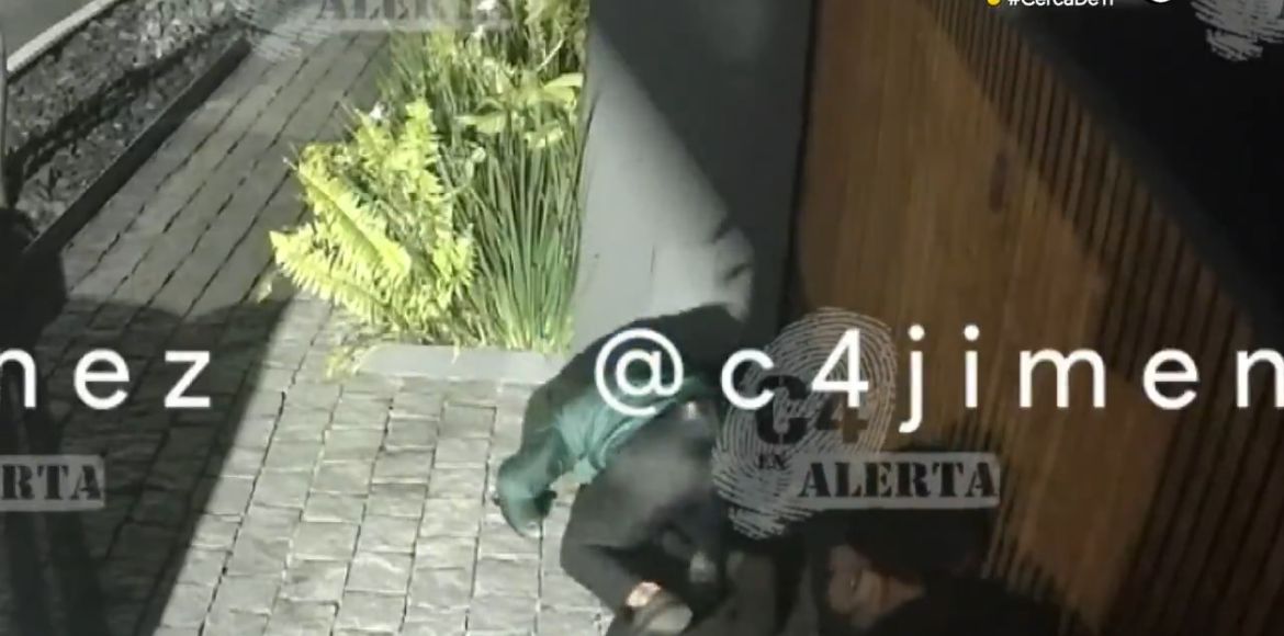 Los hombres ingresaron con ayuda de herramientas. (Foto: especial)