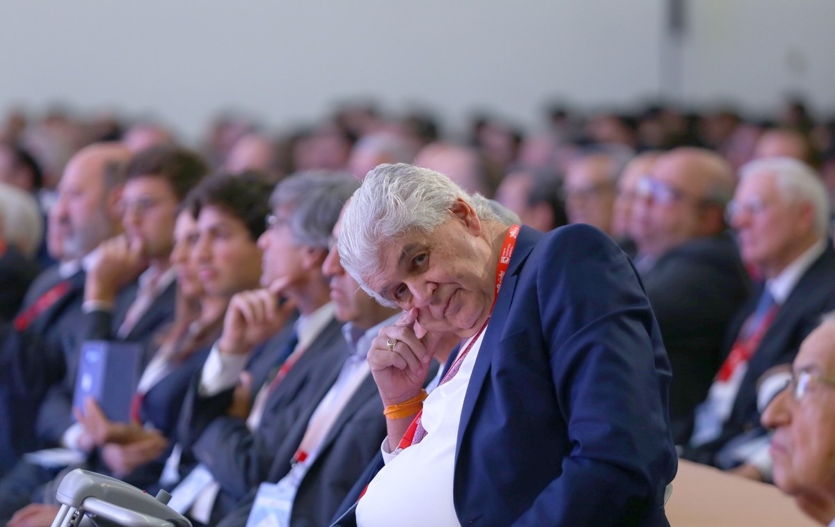 Arturo Elías Ayub y Felipe Calderón impulsan la transformación energética de la CFE