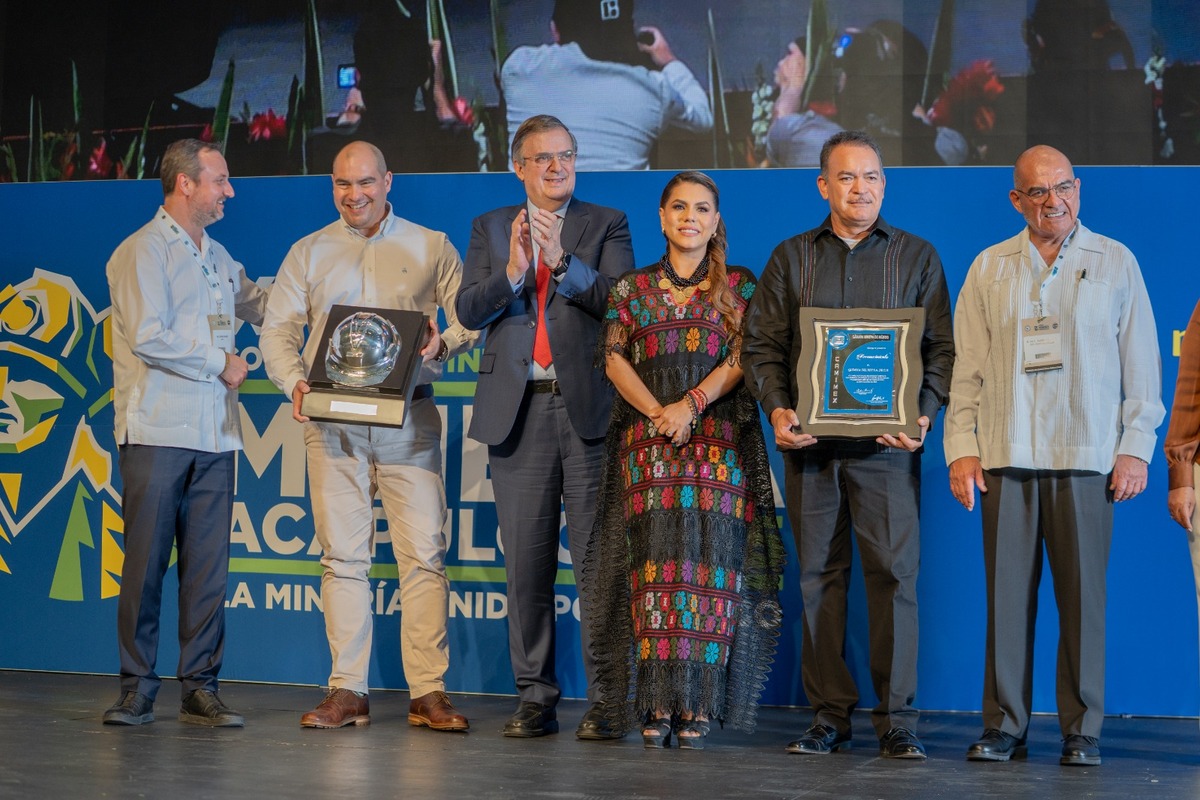 Premian a Química del Rey de Peñoles con el Casco de Plata. (Jorge Maldonado)