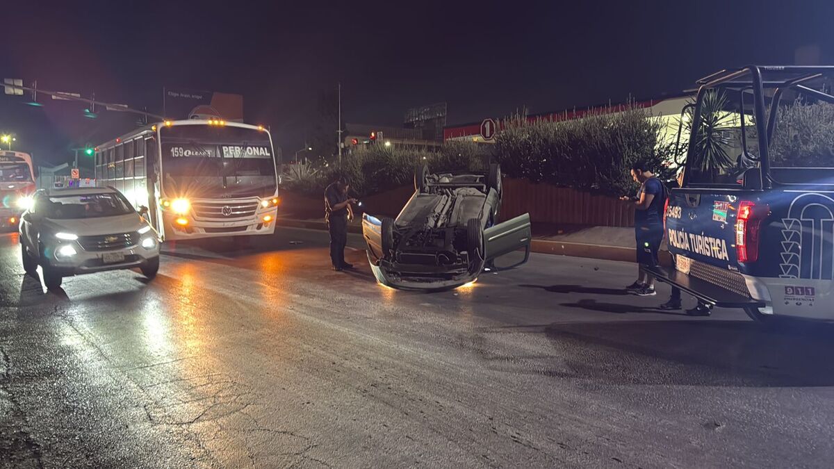 Por viajar a exceso de velocidad, un joven que se dirigía al gimnasio provocó un aparatoso accidente. | Especial