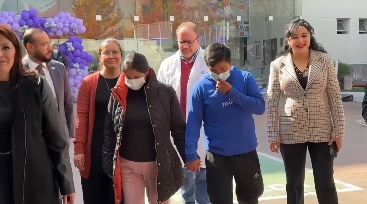 Abigail y Juan Alberto trabajarán el quíntuple para darles una buena vida a los bebés. Foto: Mario C. Rodríguez (mejorada con IA)