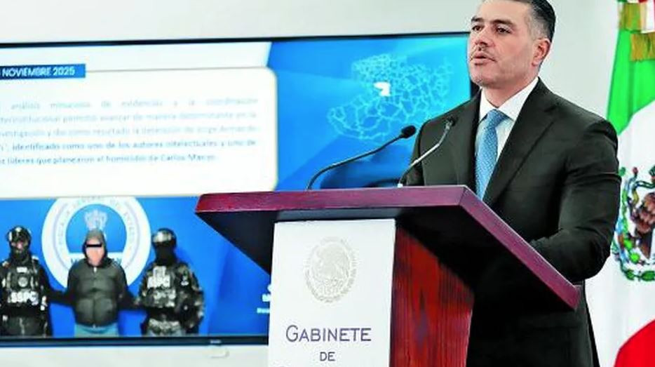 Ejecutar a Carlos Manzo aun acompañado, la orden del 'R1'