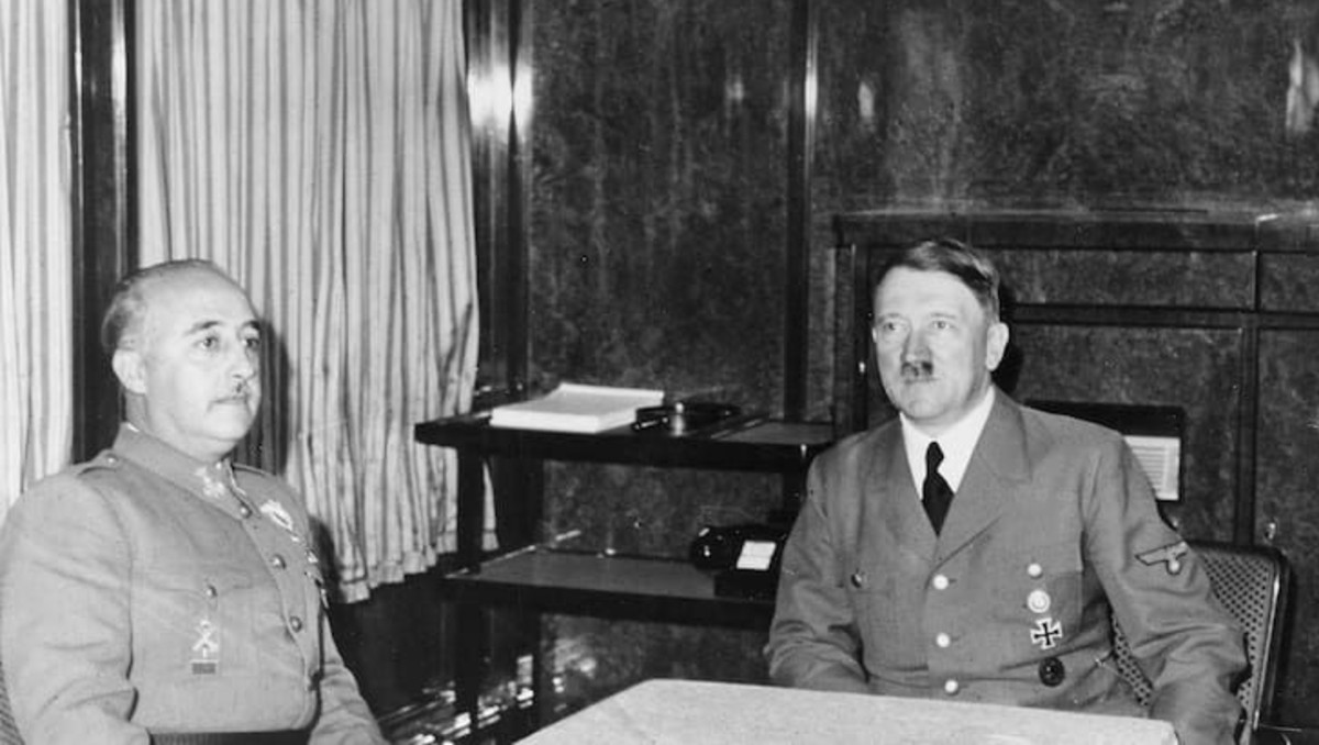 Francisco Franco junto a Adolfo Hitler. | Especial