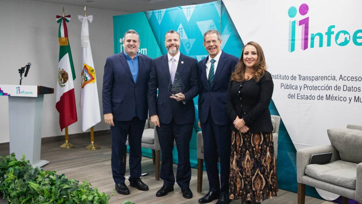 El magistrado Becker Ania ,hizo mención de sus aportes en materia de transparencia. Especial