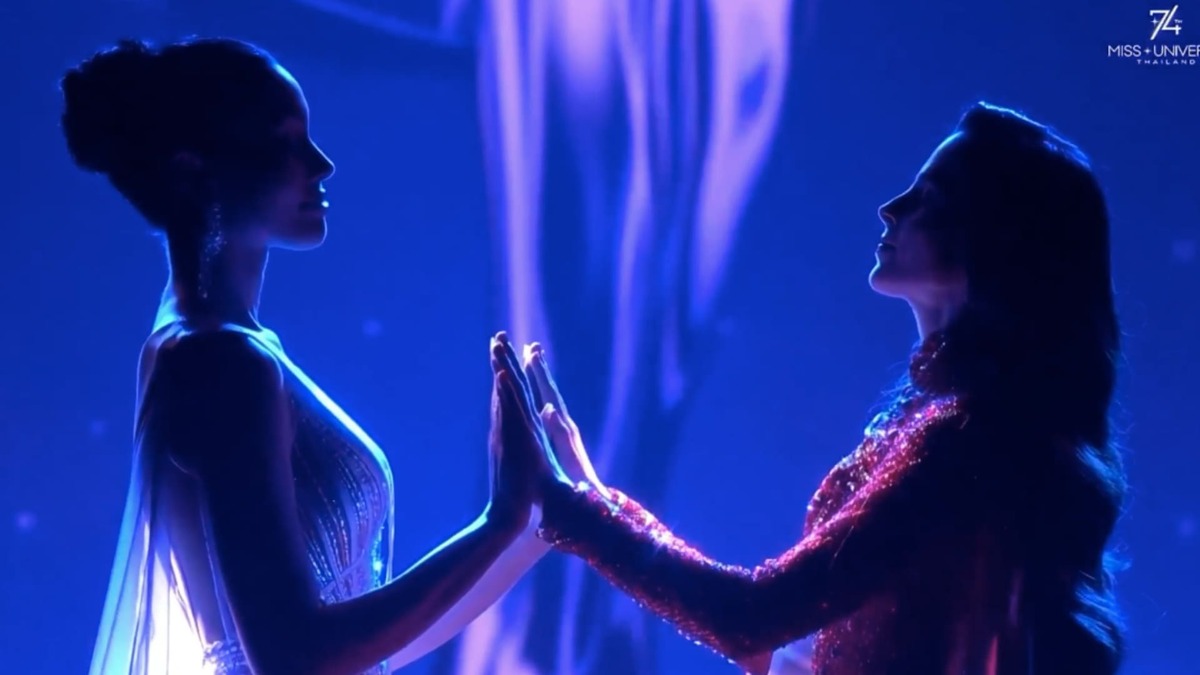 Por este motivo, las reinas de belleza se toman de las manos de esta forma | Captura