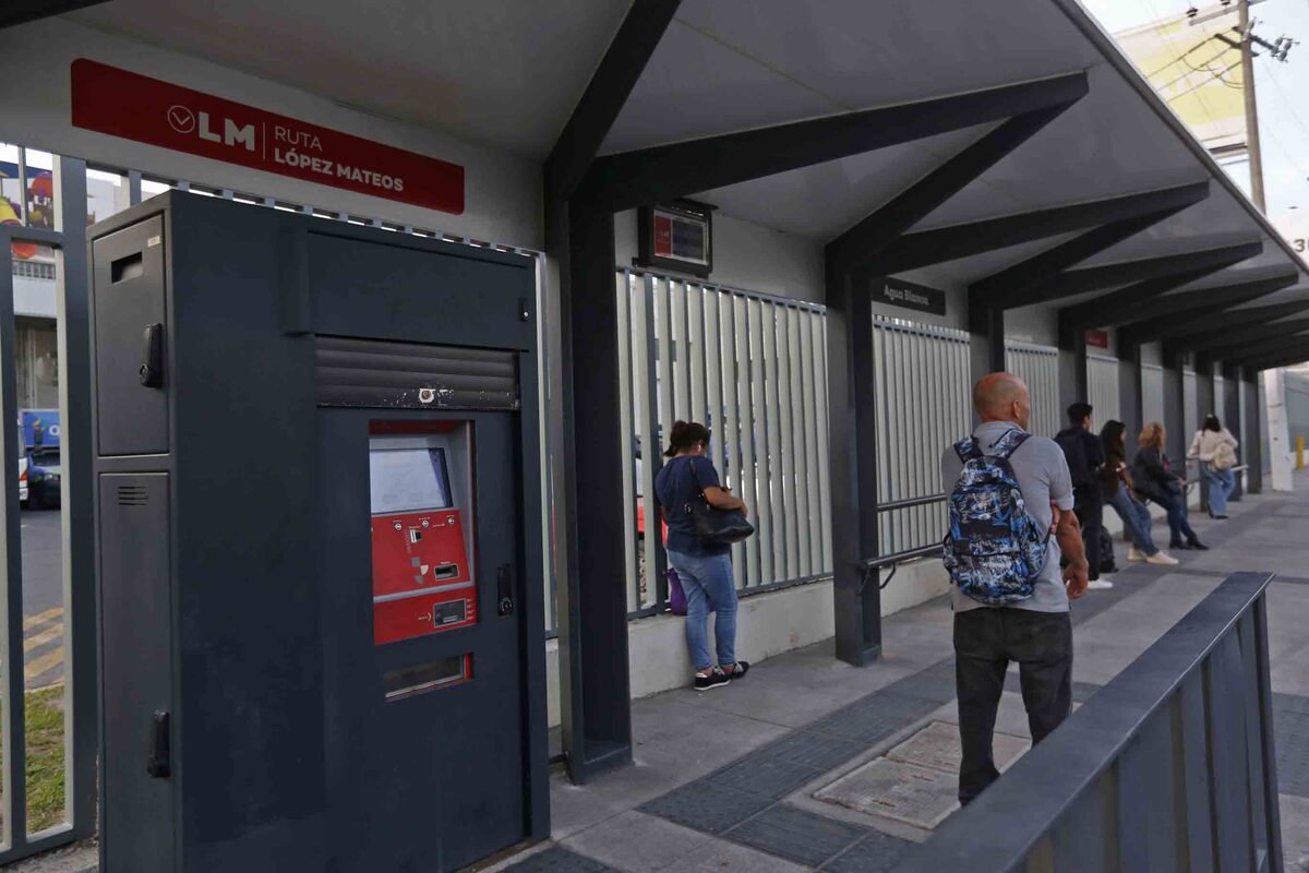 Parada del Sistema BRS en López Mateos. (Fernando Carranza)