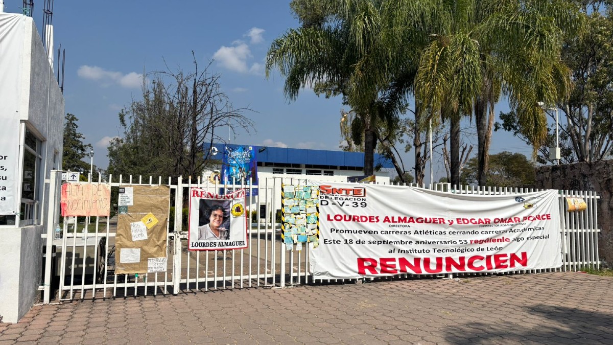 Personal jurídico del Tecnológico Nacional de México volvió al ITL y firmó  de recibido la carta de exigencias mínimas. | Juan Carlos Romero.