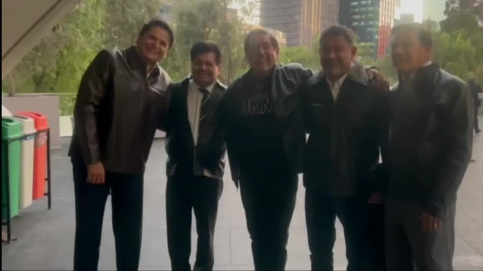 Senadores van compras ausentándose de sesión para ir al tianguis del calzado