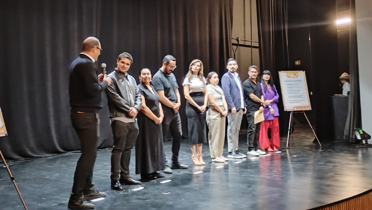 Teatro Jaime Torres Bodet estrena cara en Guadalajara (Gloria Reza)