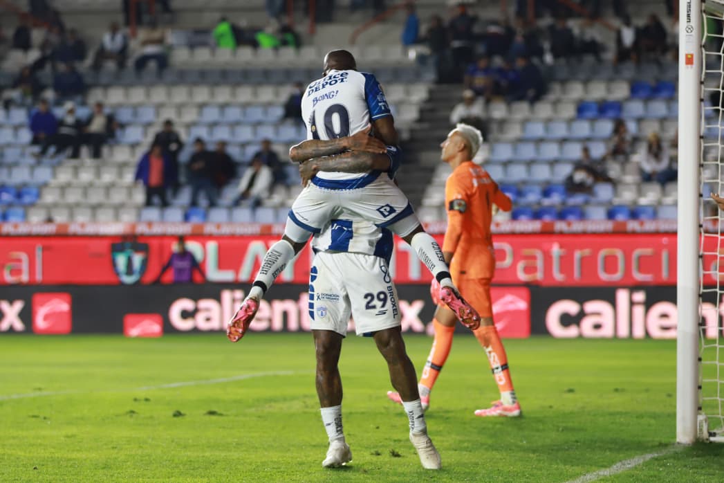 Los Tuzos superan con autoridad a Pumas en el Play-In del Apertura 2025. (Jorge Sánchez)