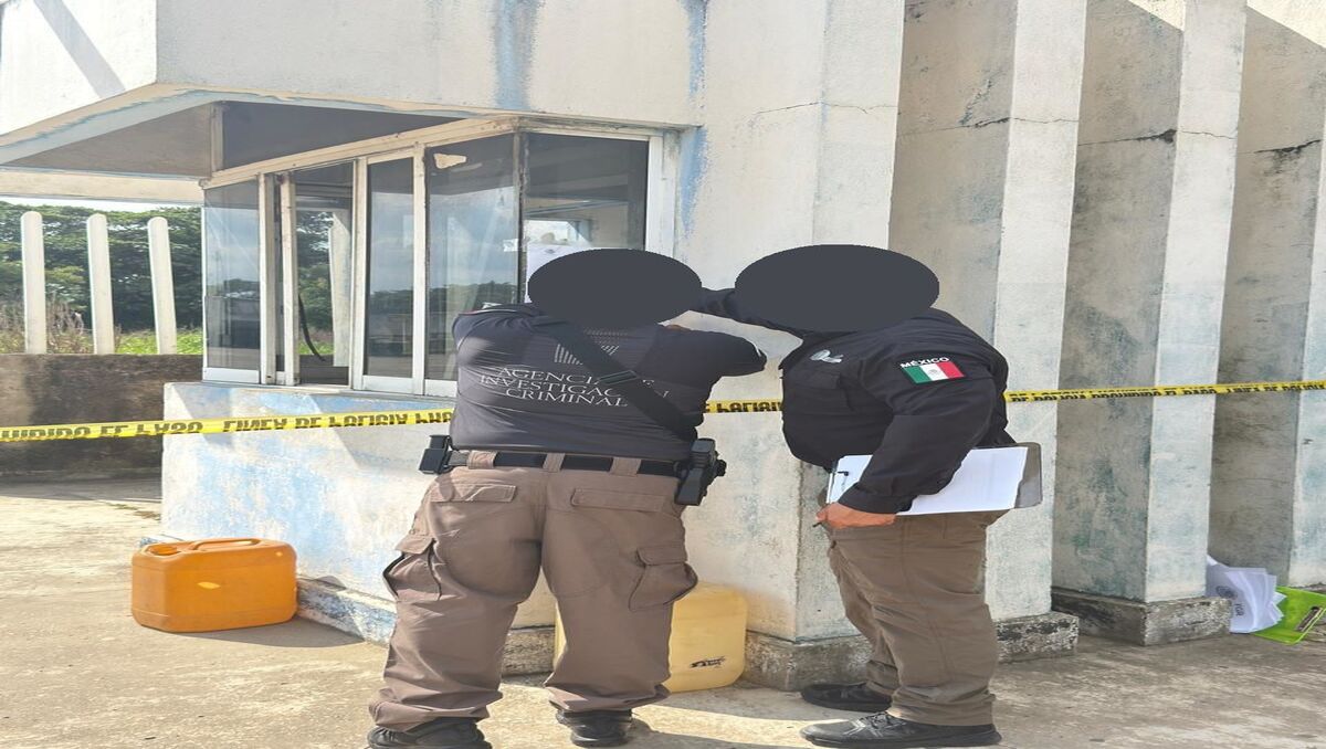 Agencia de Investigación criminal colabora en cateo en el puerto de Coatzacoalcos