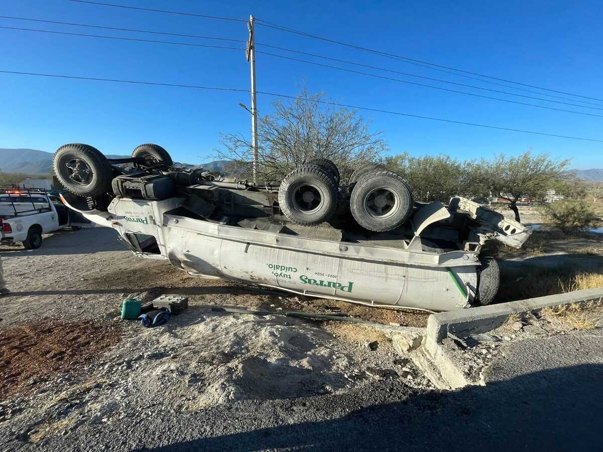 El incidente ocurrió sobre la carretera Parras - General Cepeda justo cuando iba a ingresar al ejido Abrevadero. | Especial