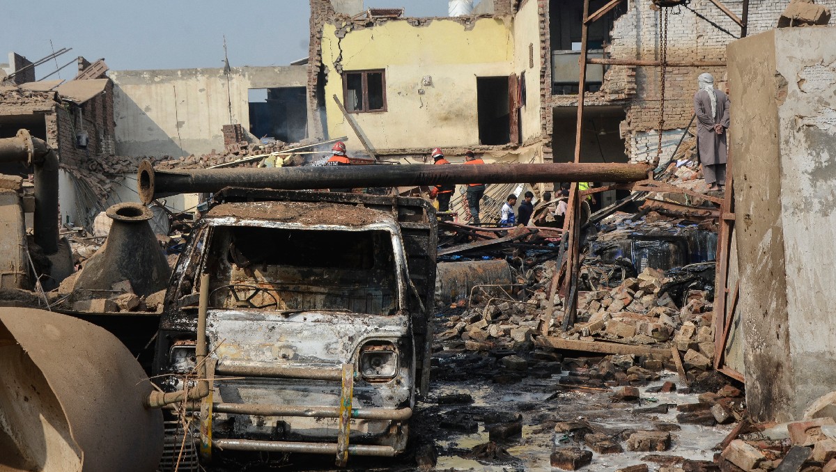 La magnitud de la explosión dañó a varias casas de la zona. | Foto: AFP.