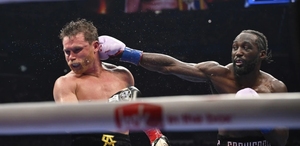 David Benavidez buscó durante mucho tiempo enfrentar a 'Canelo' Álvarez, pero ahora el padre del 'Monstruo mexicano' aseguró que el jalisciense está acabado