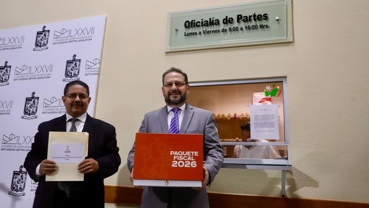 El Paquete Fiscal fue entregado ayer por la noche en la Oficialía de Partes. Roberto Alanís