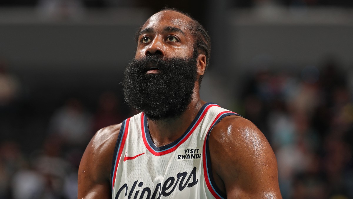James Harden rompe el récord de puntos de Clippers en la victoria ante Hornets