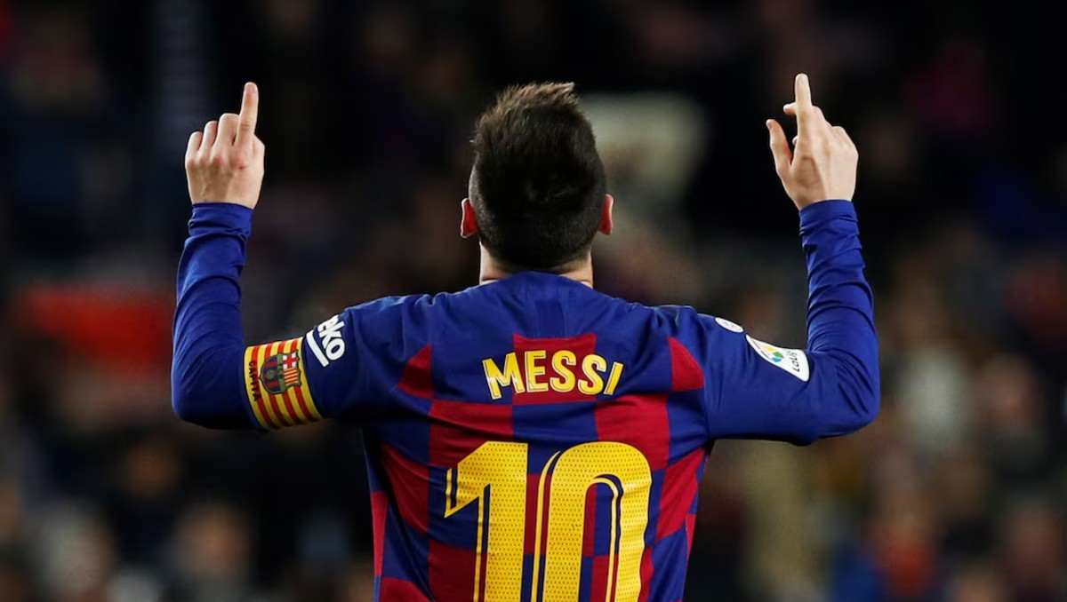 Lionel Messi fue recordado en el regreso del Barcelona al Spotify Camp Nou (Reuters)