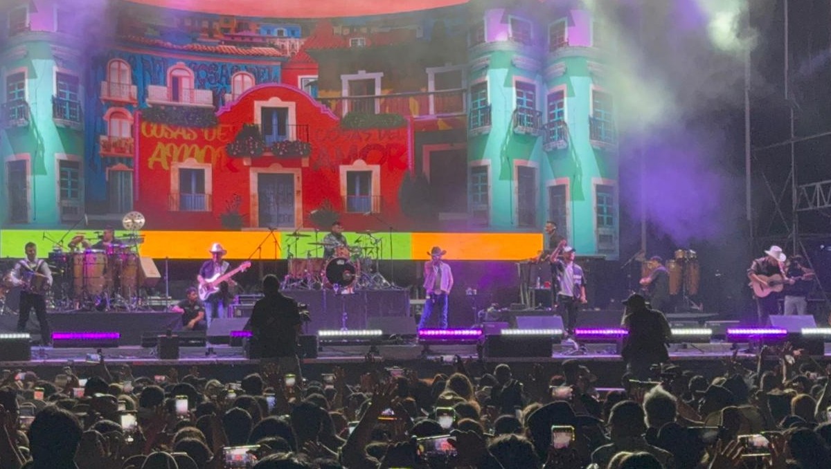 Los primeros en hacer aparición en el escenario fueron La Firma. Foto: Uriel Reyna