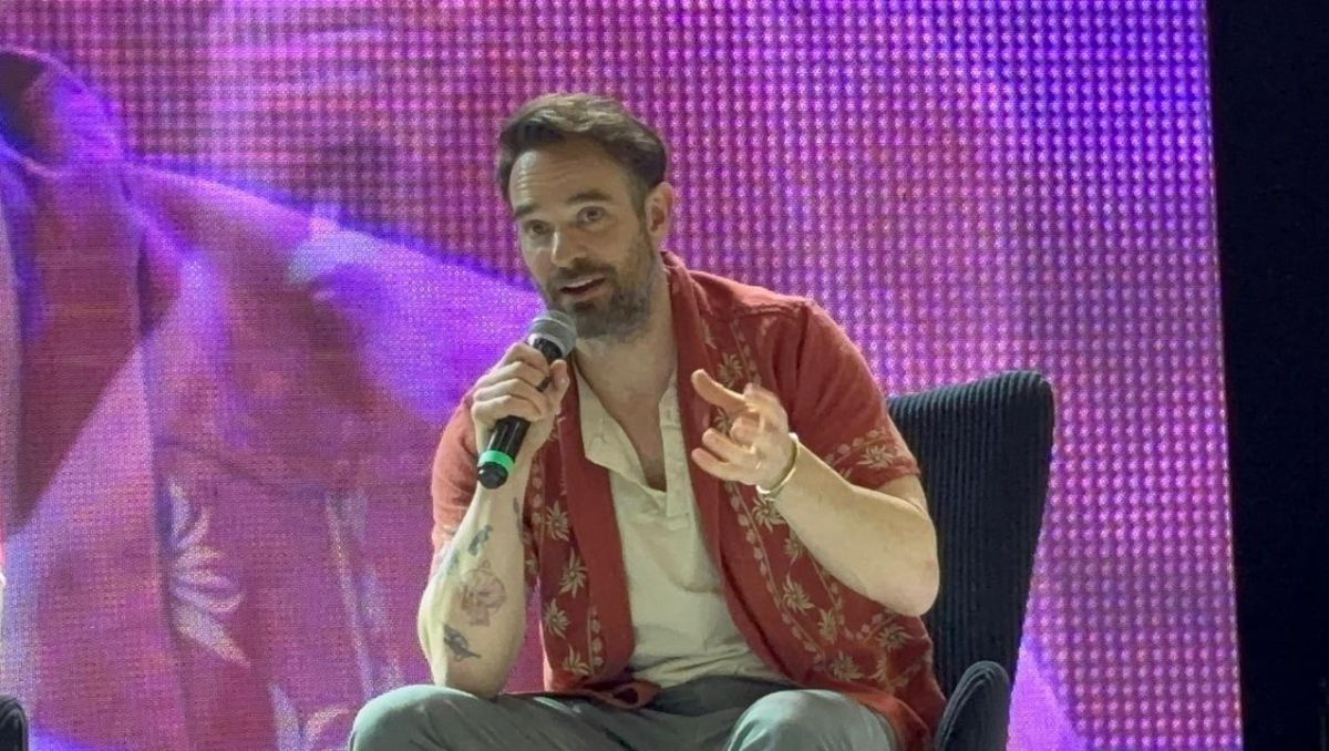 Entre autógrafos y revelaciones, Charlie Cox brilla en La Conve 64 | Tadeo Gómez