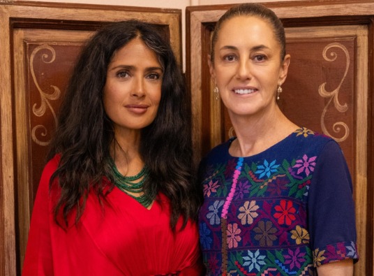 Claudia Sheinbaum compartió la fotografía con la actriz y productora originaria de Veracruz. | Especial