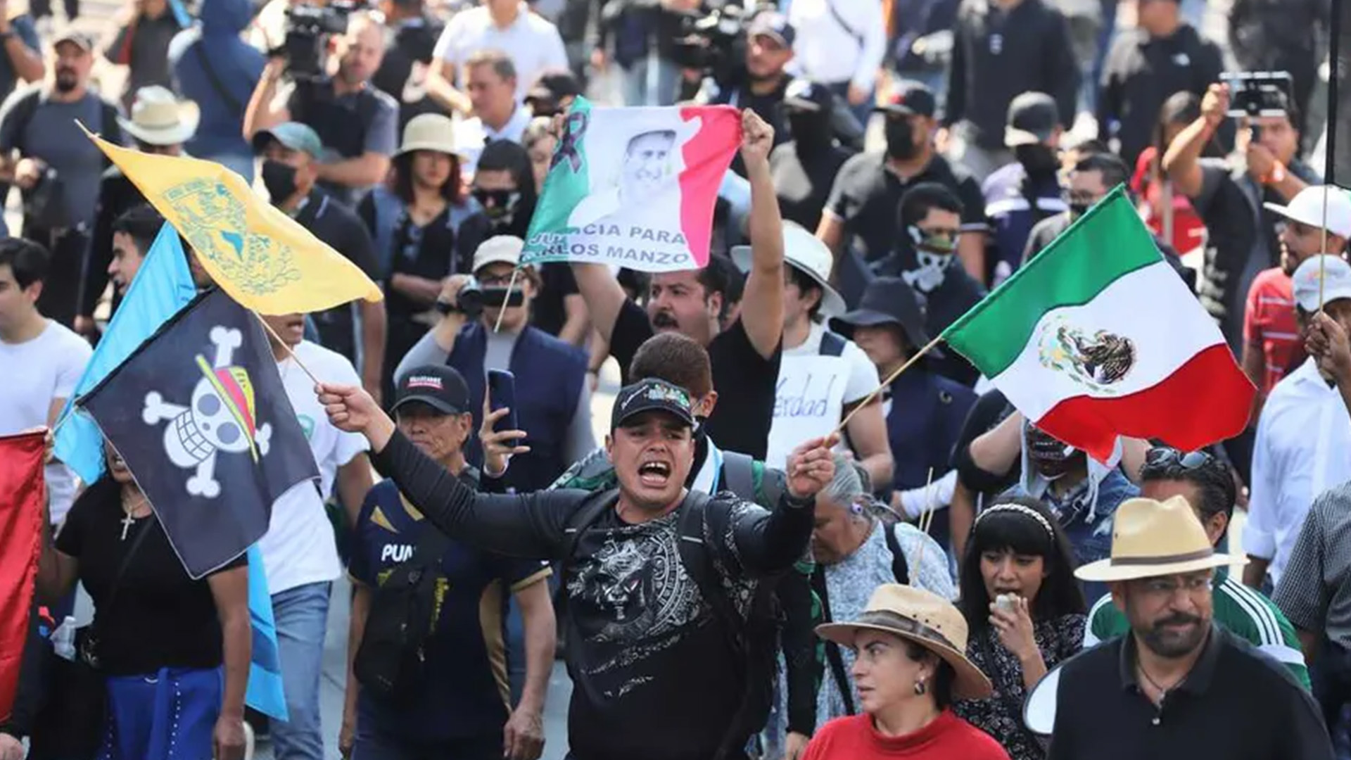 Comerciantes acusan al 'Bloque Negro' de saqueos y violencia permanente en CdMx