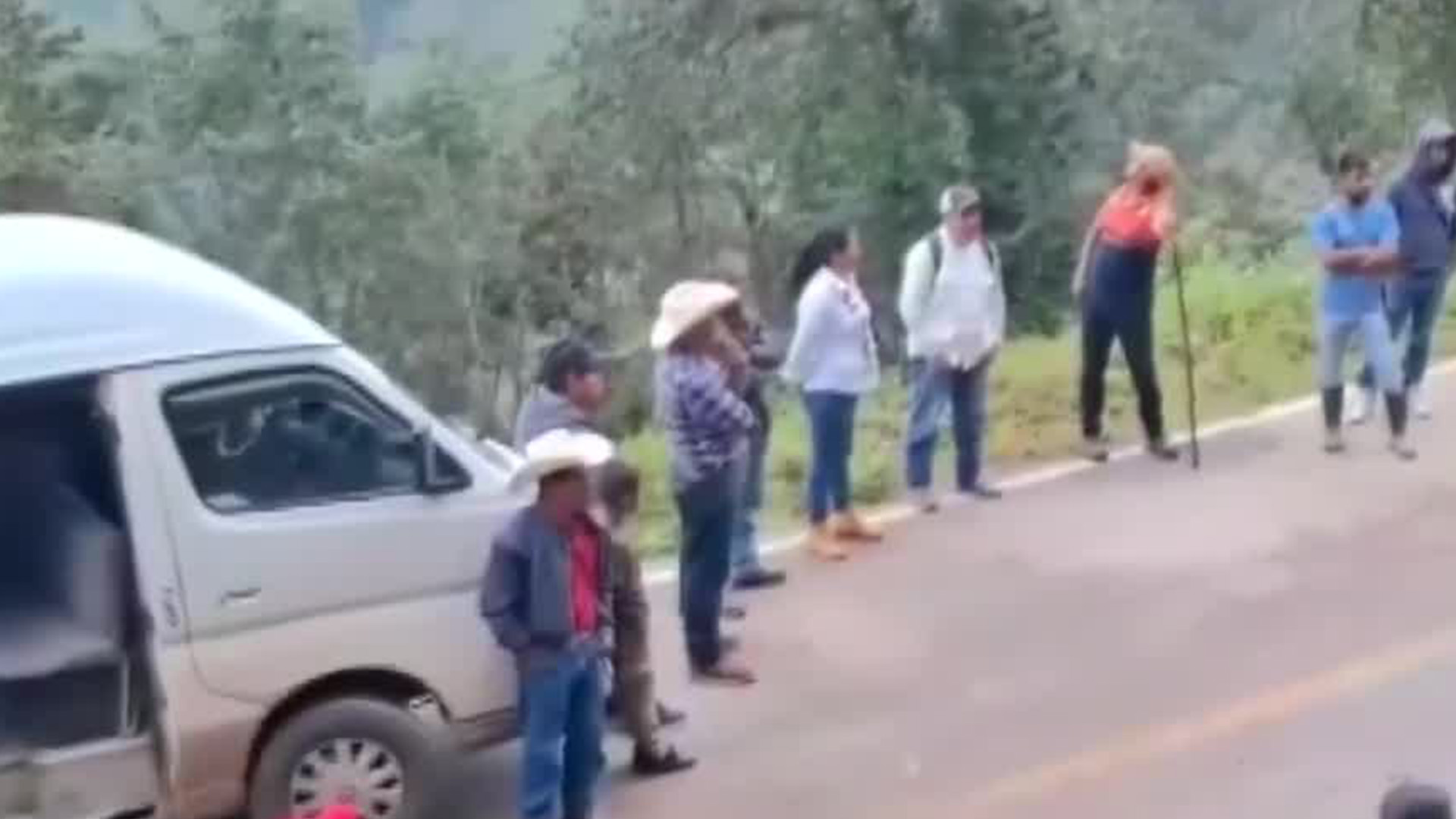 Cuatro comunidades de Hidalgo cumplen cinco días incomunicadas por deslave activo