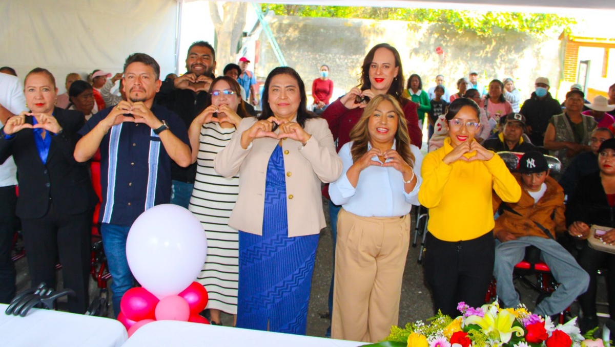 DIF Amozoc entrega apoyos ortopédicos | Especial