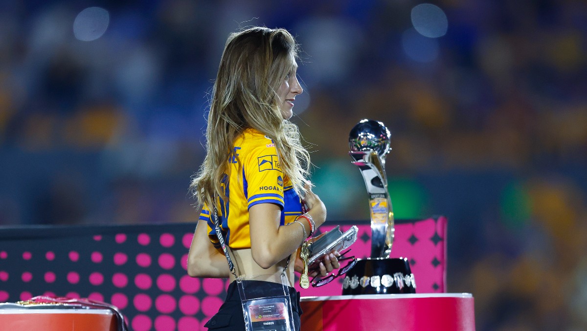 Aficionados tunden a Tatiana Flores por celebrar título de Tigres Femenil: "¿por qué no jugó?"