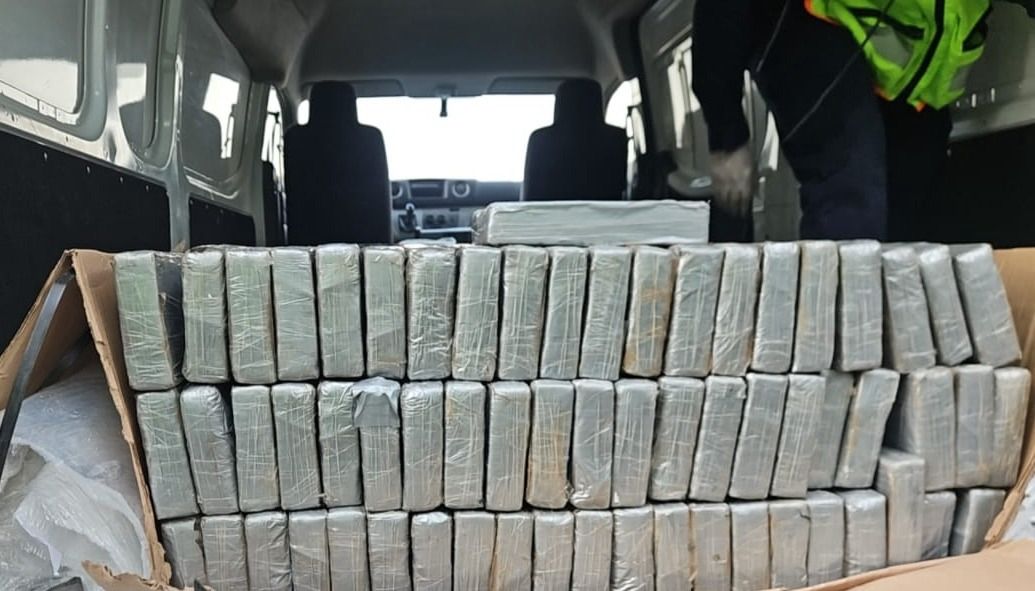 Aseguran 270 kilos de cocaína en el AICM; hay cuatro detenidos