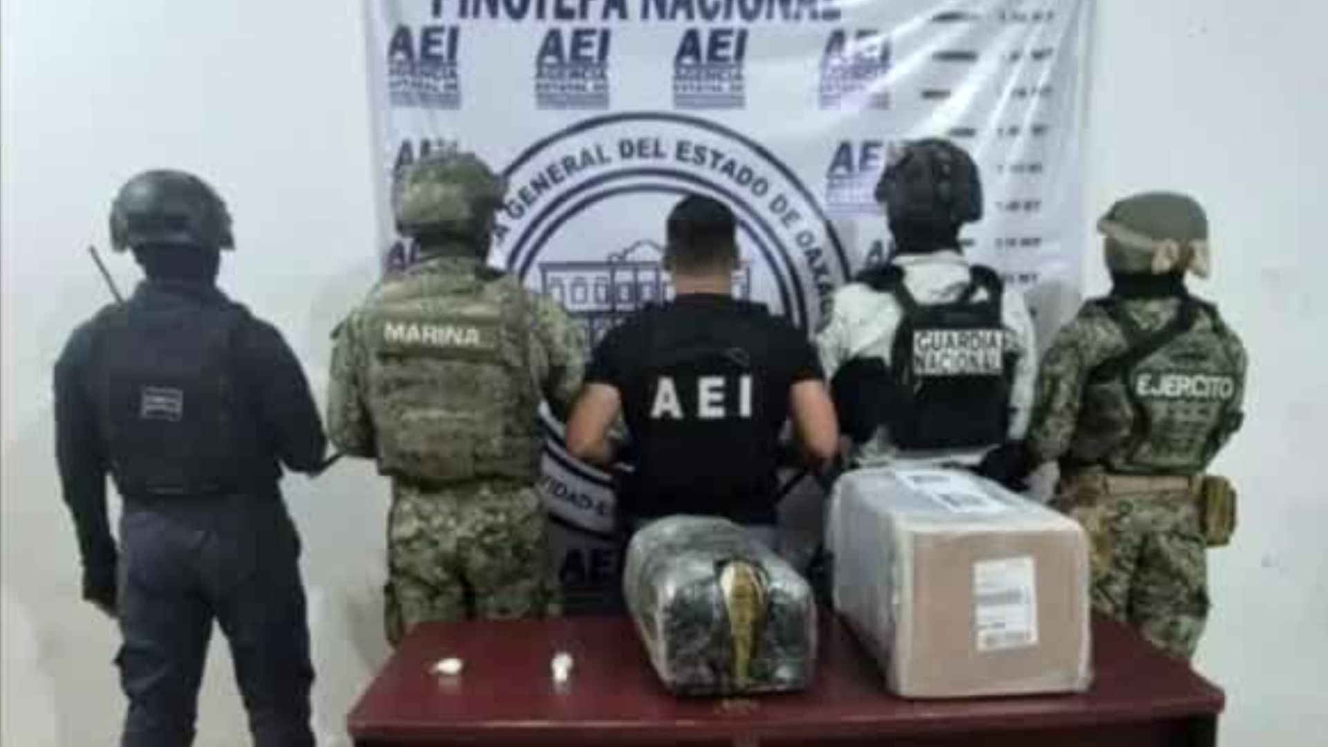 Autoridades incautan un paquete lleno de diversos tipos de drogas en Oaxaca