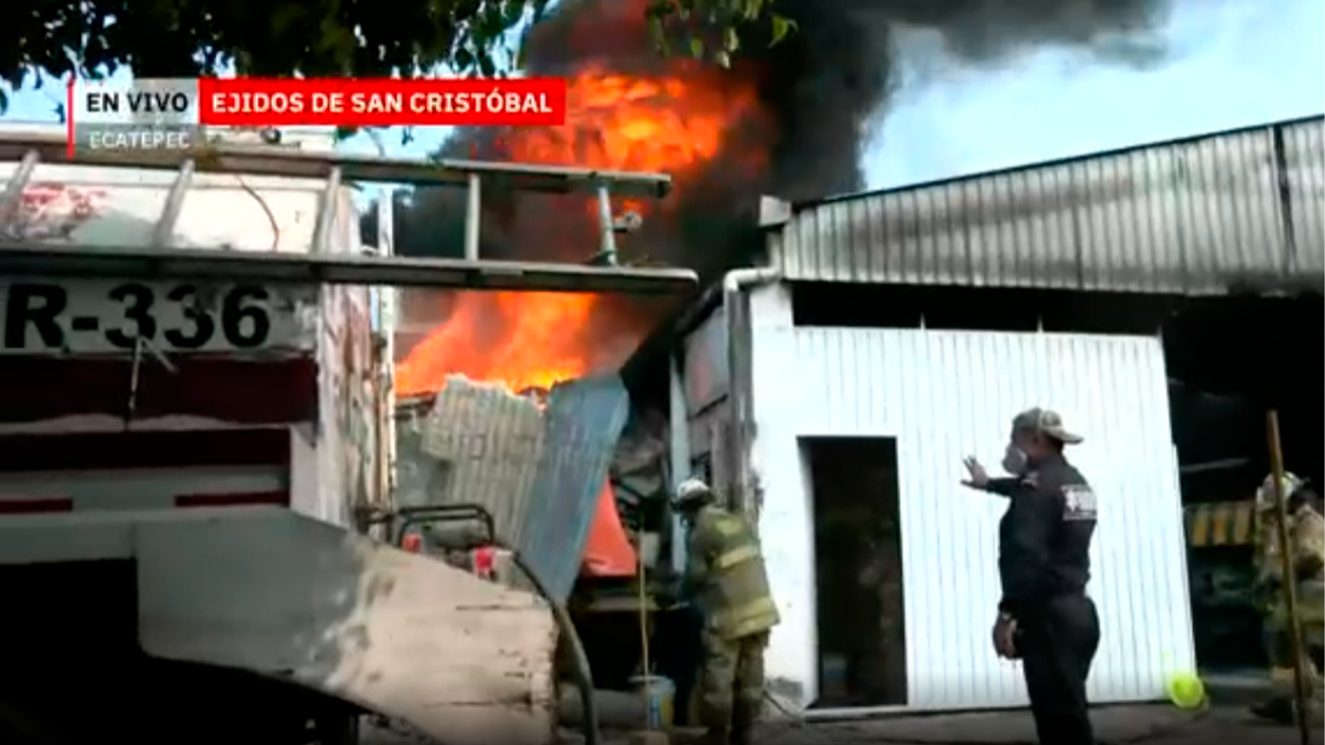 Incendio en bodega de Sapase en Ecatepec moviliza a bomberos