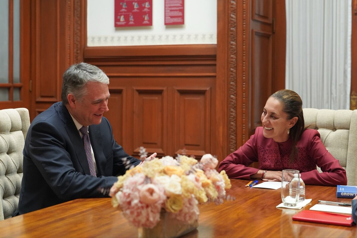 Sheinbaum Pardo se reunió en Palacio Nacional con el director ejecutivo de HSBC. (Foto:  @Claudiashein)
