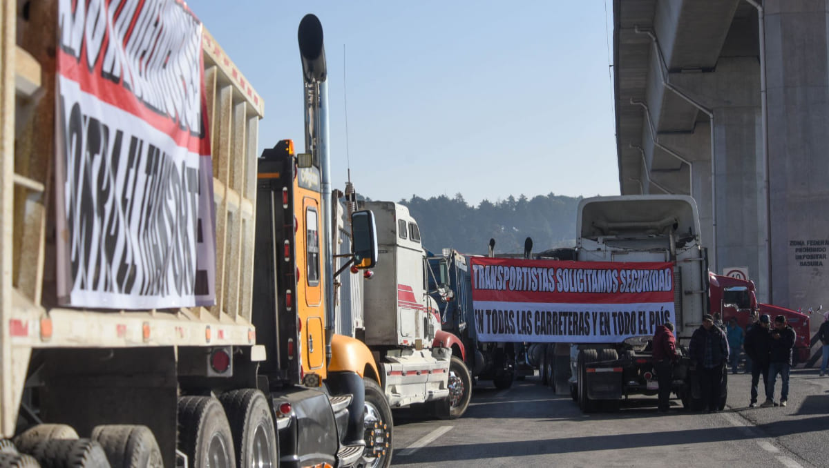 ¿Qué delitos se cometen al bloquear una autopista o carretera federal? Esto sabemos tras la advertencia de Rosa Icela sobre el MEGABLOQUEO de transportistas