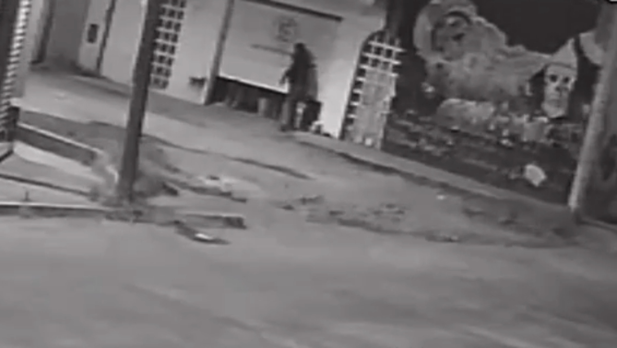 Captan a hombres robando un taller en Mayorazgo, Puebla | VIDEO | Especial