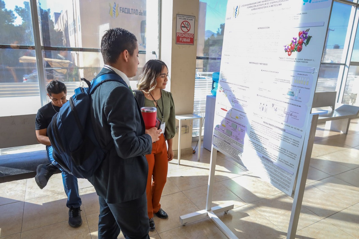 Los egresados presentaron sus investigaciones a la comunidad educativa. (cortesía)