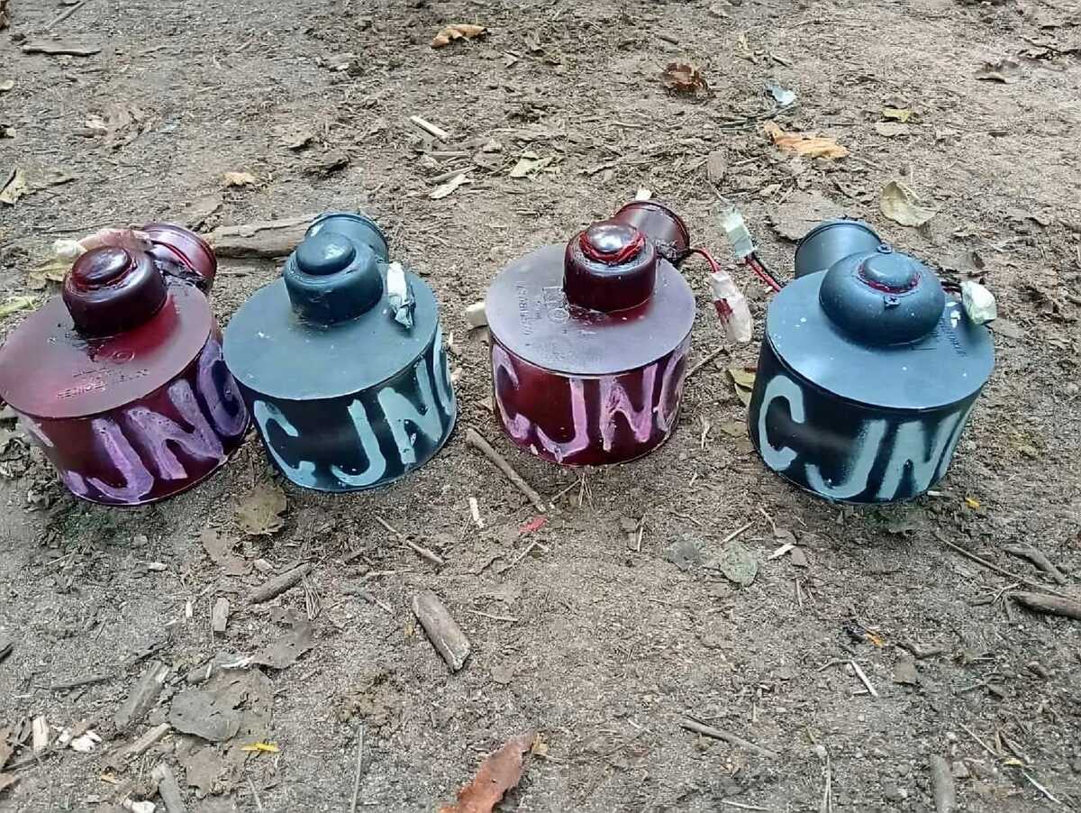 Hallan artefactos explosivos en Apatzingán con las siglas del CJNG. | Especial