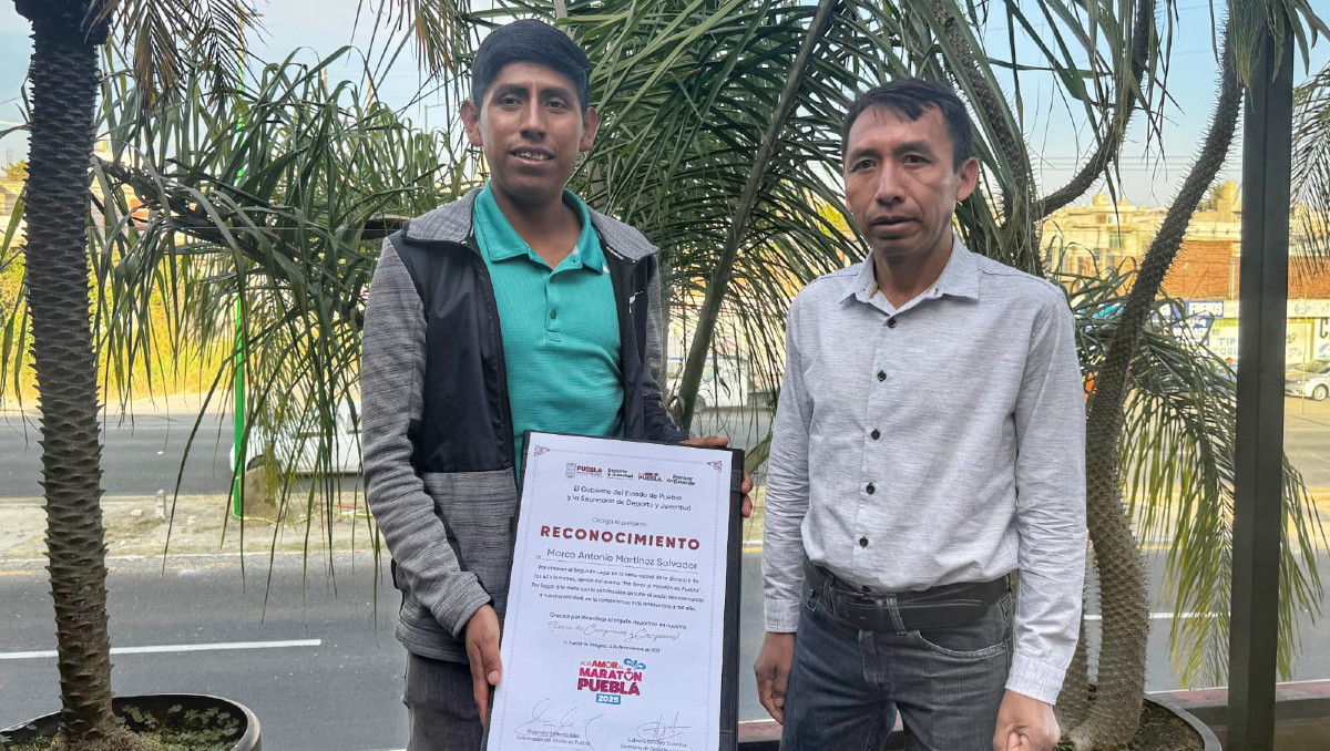 Marco Martínez y Hugo Romero, segundo y cuarto lugar del Maratón de Puebla 2025 | Melanie Torres