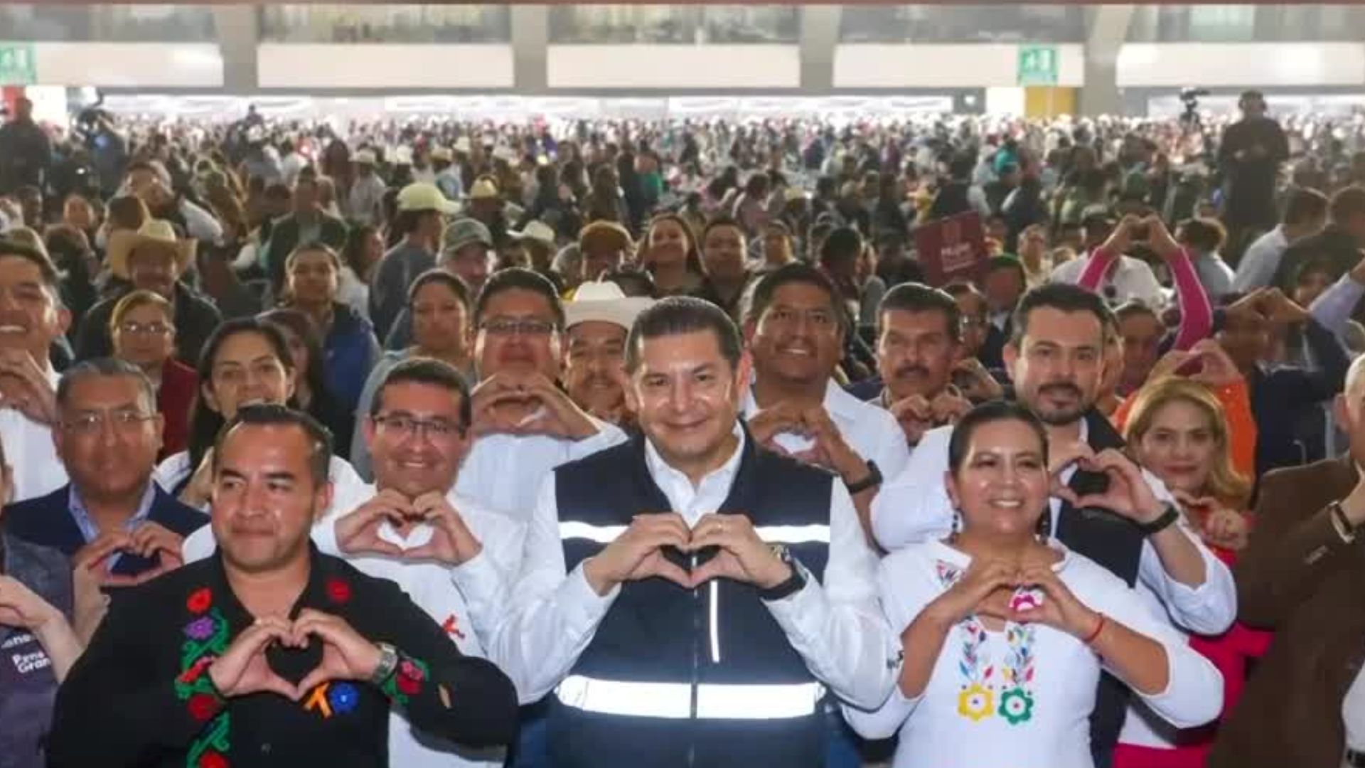 Alejandro Armenta encabeza la entrega de apoyos a más de siete mil productores rurales en Puebla
