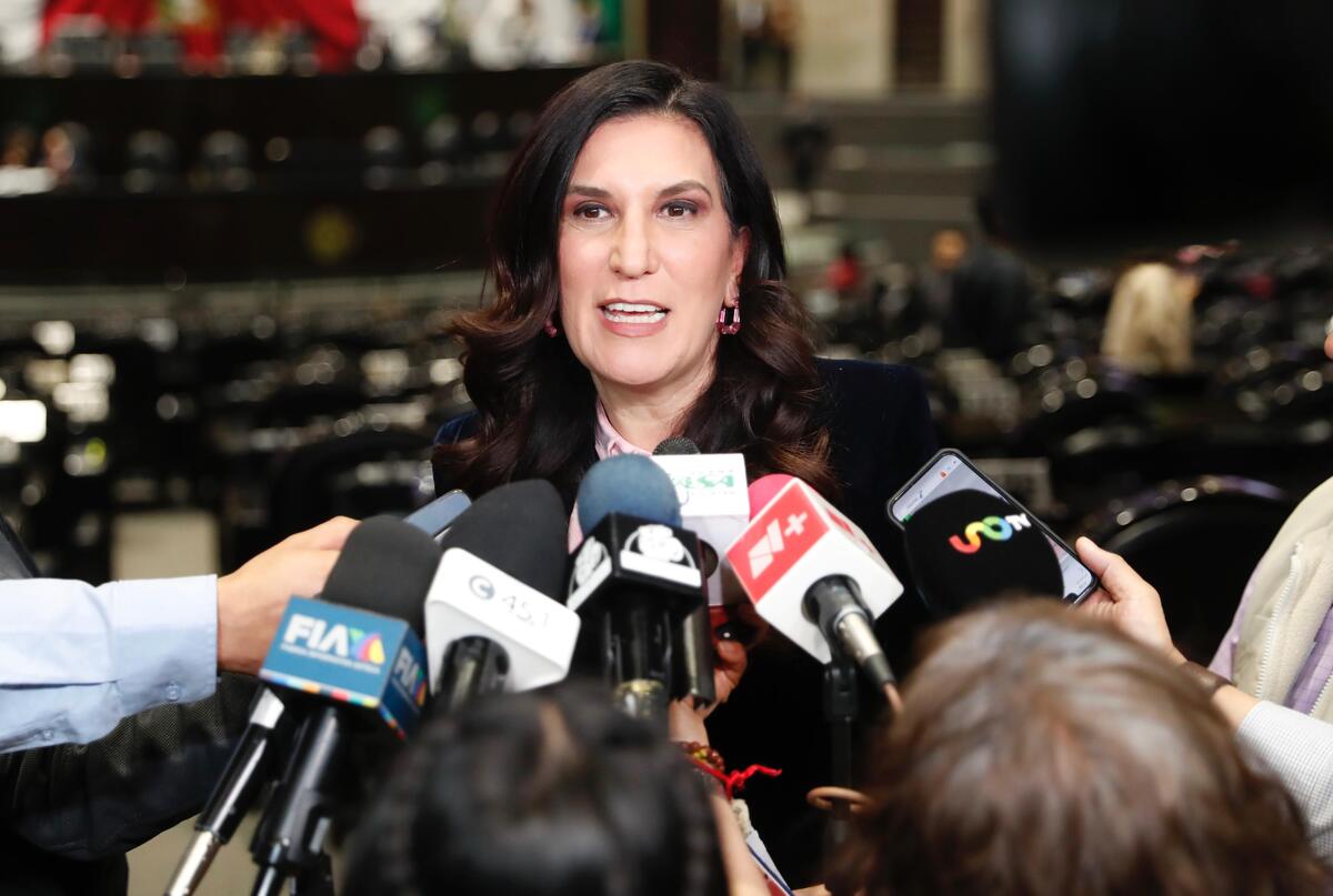 Kenia López pide detener procedimientos contra consejeros del INE por intento de aplazar consulta revocatoria en 2022