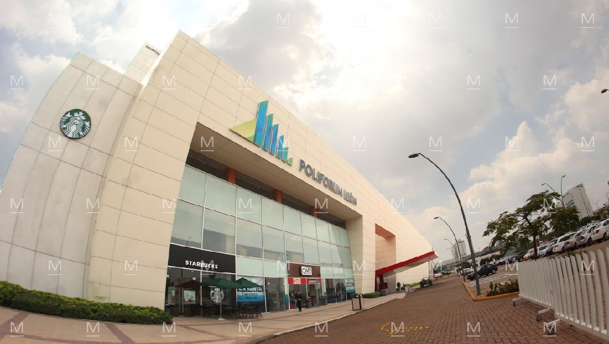 Poliforum León abrió más de 200 vacantes operativas para su temporada de banquetes de fin de año. | Dany Béjar.