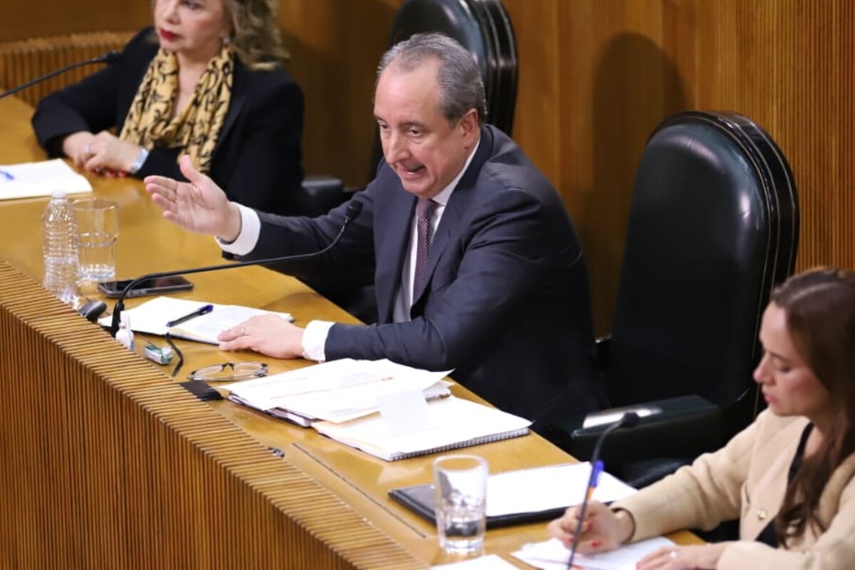 El tesorero Carlos Garza mencionó que el lunes pasado se reunió con las cámaras empresariales. Foto: Luis Guerra