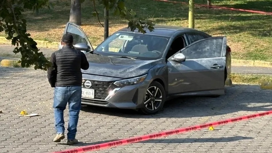 El vehículo de los agentes fue localizado en la zona Virreyes  en Zapopan. (Juan Carlos Munguía)