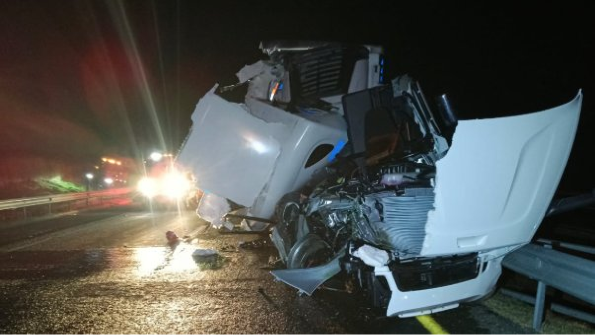Un accidente ocasionó el cierre parcial de la carretera León–Salamanca este jueves. | Guardia Nacional Carreteras.