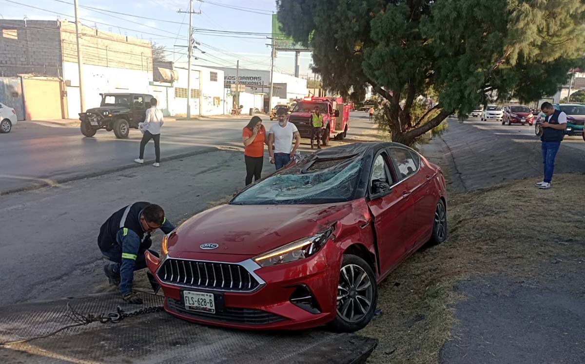 Accidente en Periférico queda captado en video. | Especial
