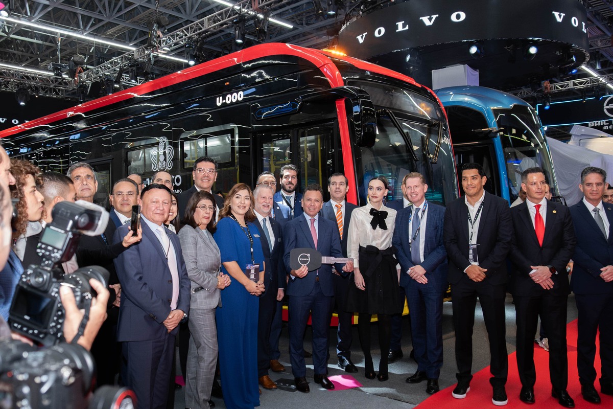 Los primeros autobuses empezarán a dar servicio en diciembre de este año. (Cortesía)